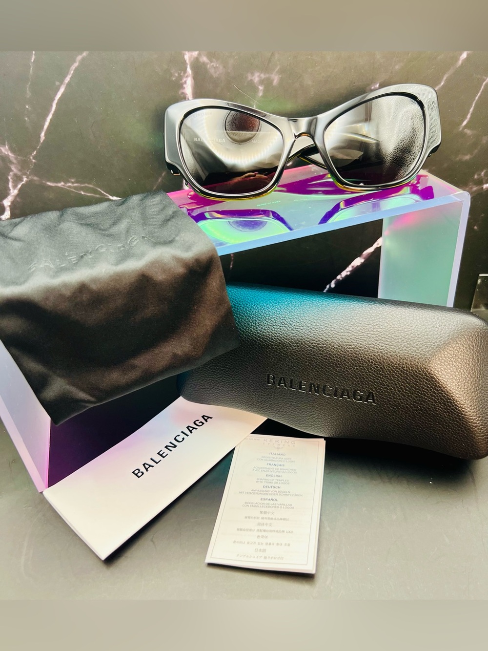Balenciaga BB0259S glossy 🕶️black acetate oversized cat-eye sunglasses.Brand new - Picture 4 of 13